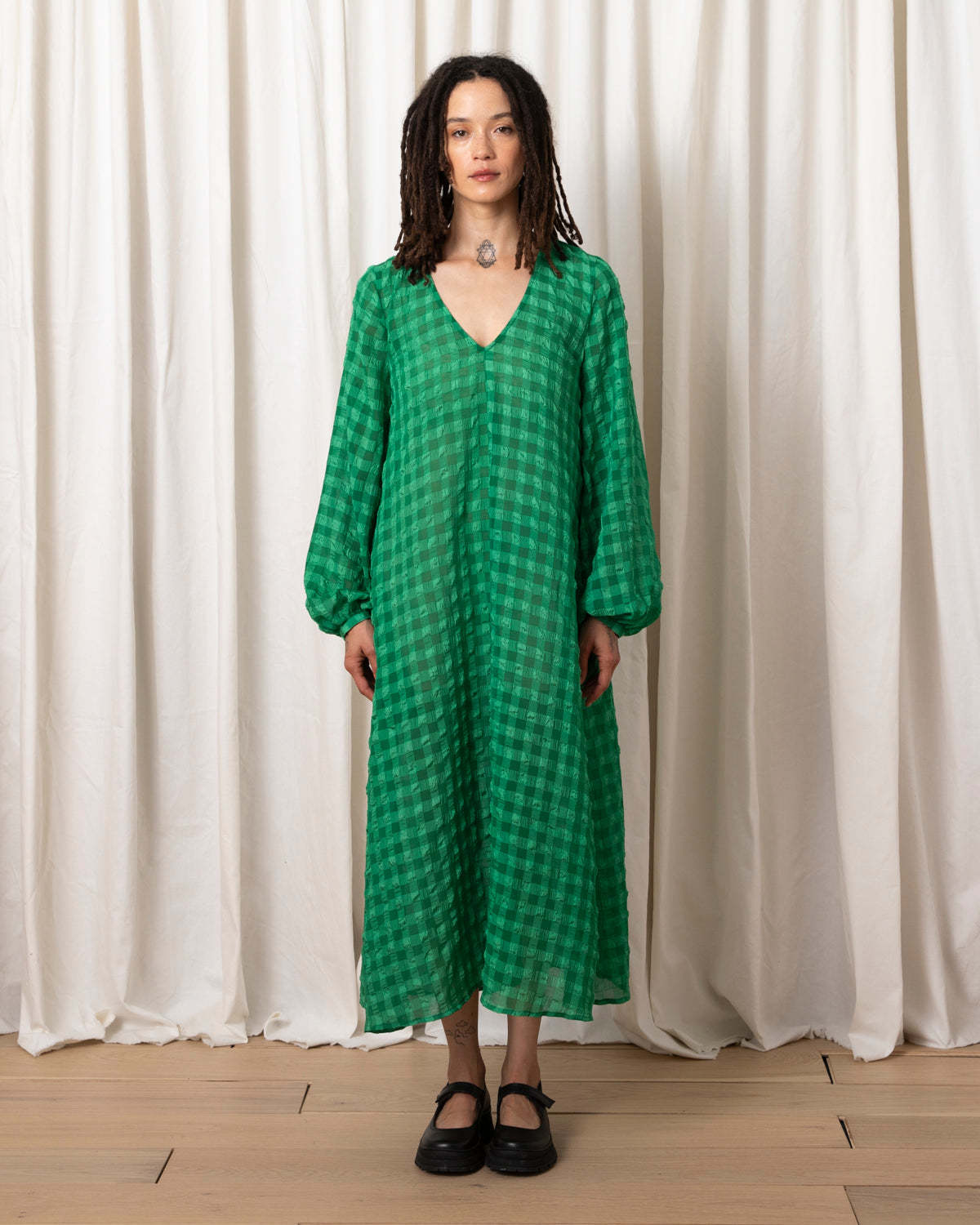 kelly green long sleeve dress Long Sleeve Romper with a Surplice V-Neck in Kelly Green – RileyRae Boutique main image 1