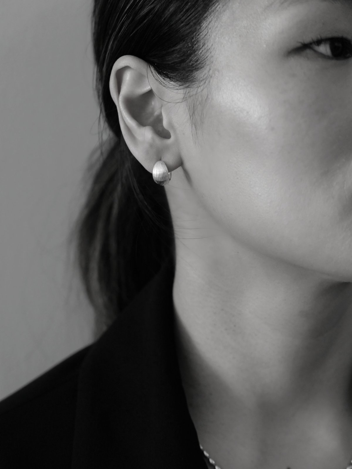 SOPHIE BUHAI REVERSIBLE HINGED HOOPS - Silver | Garmentory