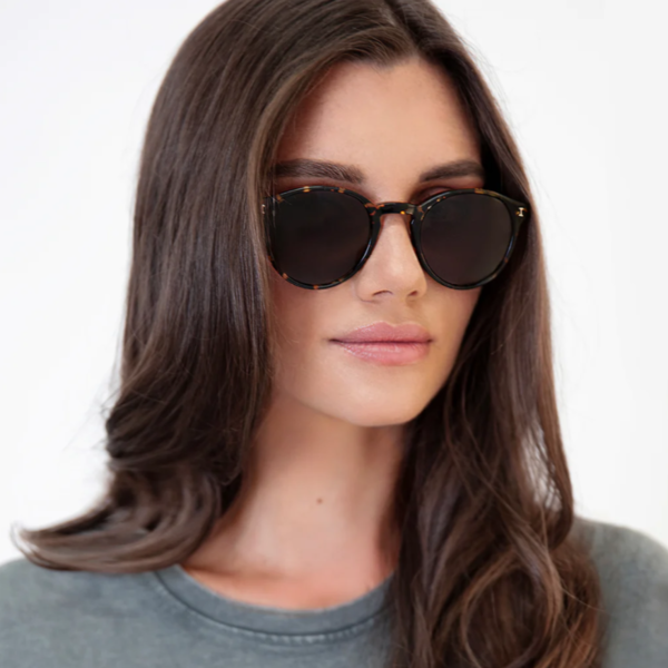 Illesteva Como sunglasses - Flame/Brown Lenses | Garmentory display picture 2