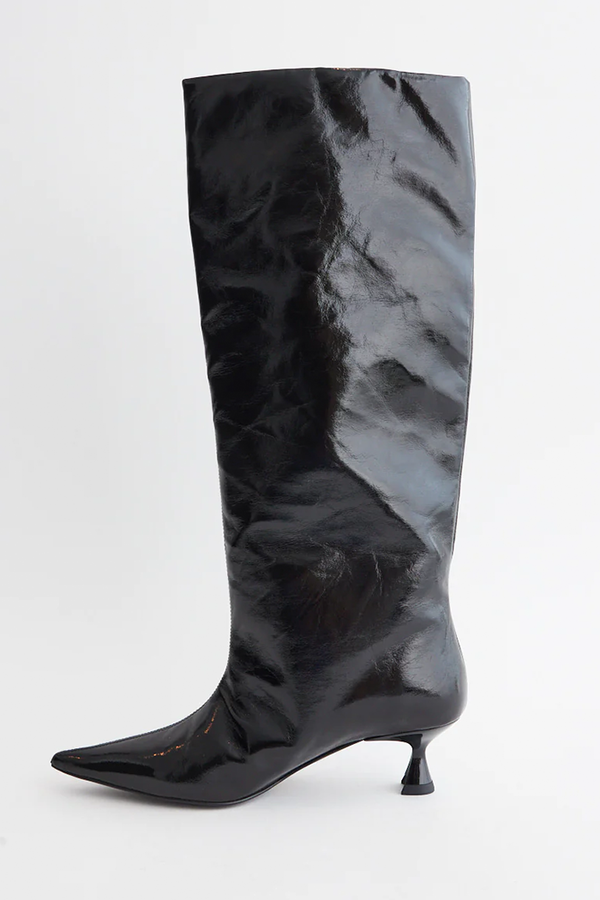 【関税・送料込み】GANNI SOFT POINTY CROP BOOTS NAPLACK GANNI Soft Pointy Crop Boots in Egret | endource