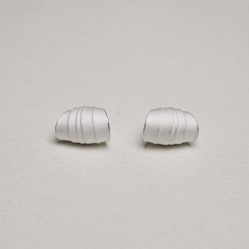 OLIO E ACETO Lined Earrings - Matte White