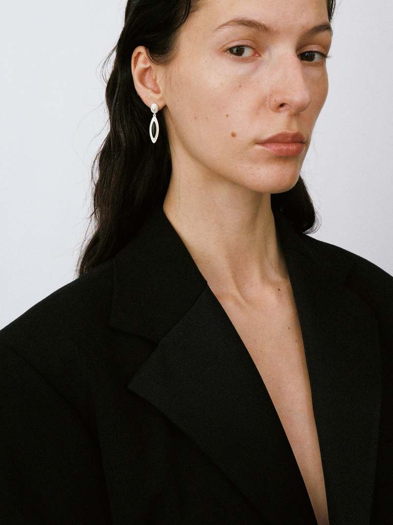 OLIO E ACETO Obsidian Tusk Earrings - Matte White