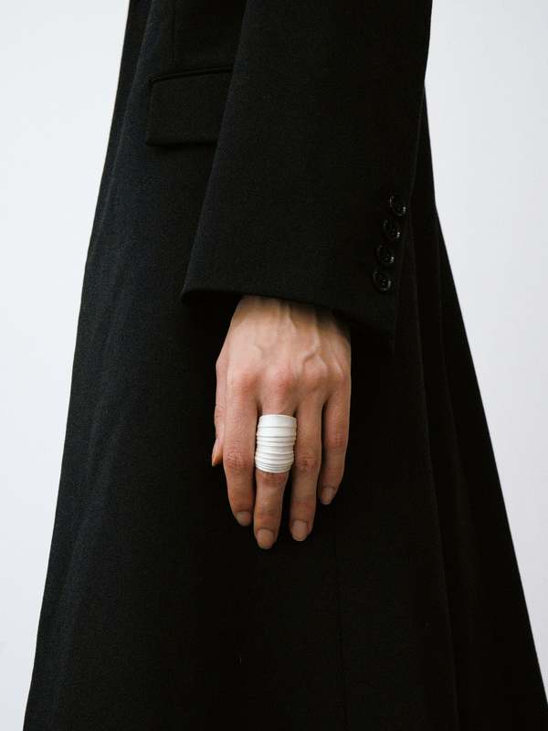 OLIO E ACETO Wide Carved Ring - Matte White