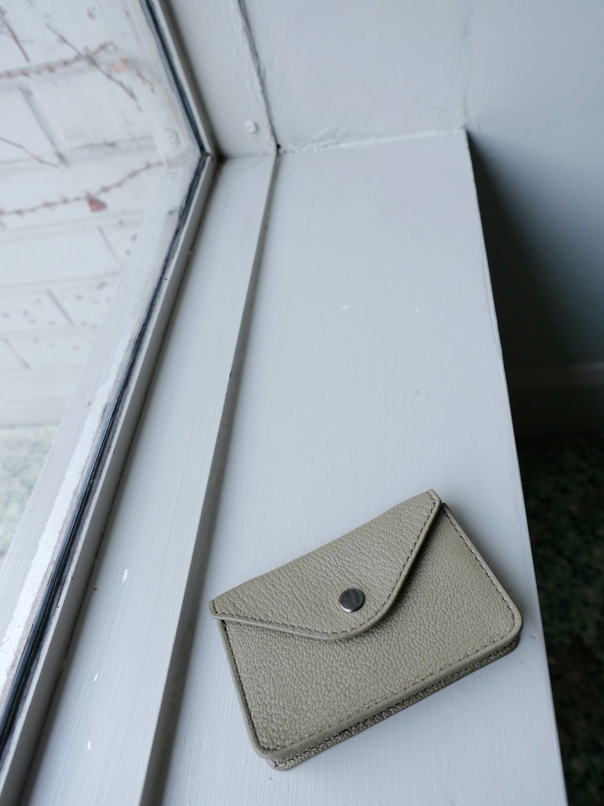 ENVELOPPE-COIN-PURSE-IN-DUSTY-