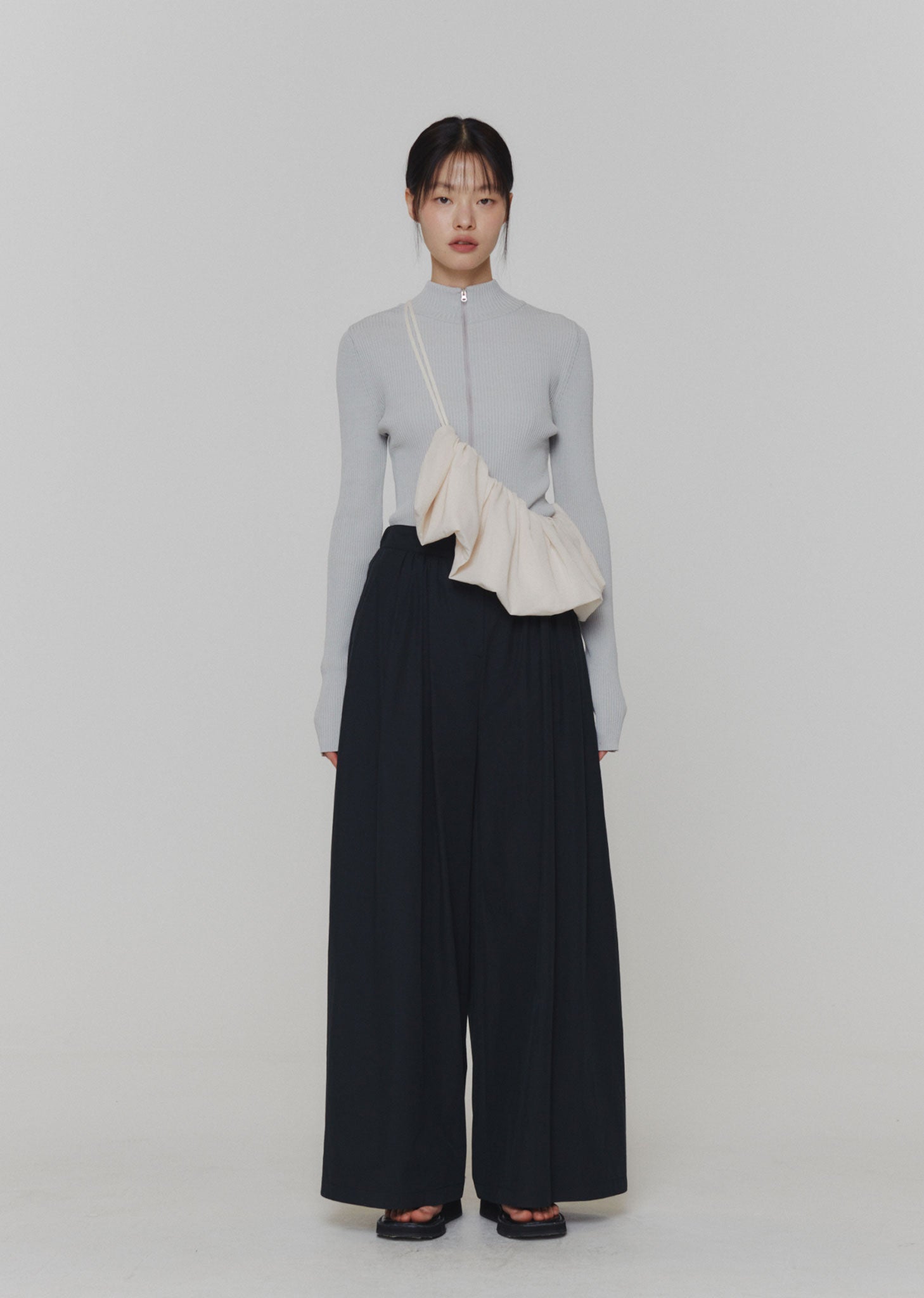 【DISCERNMENT】Light shirring banding pants AMOMENTO COTTON BANDING WIDE PANTS - WHITE | Garmentory