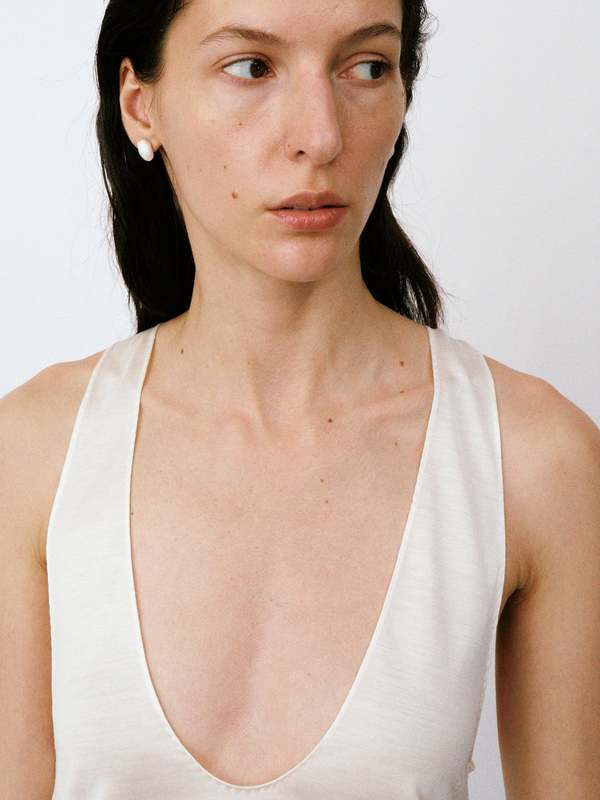 OLIO E ACETO Spiral Shell Earrings - Matte White