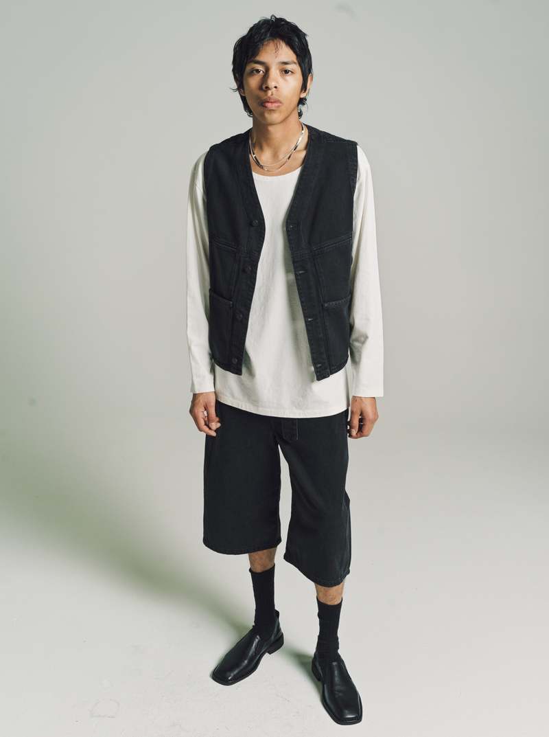 トップス LEMAIRE 24SS / 4 POCKET GILET Lemaire Soft Bleached Denim 4 Pocket Gilet - Black | Garmentory