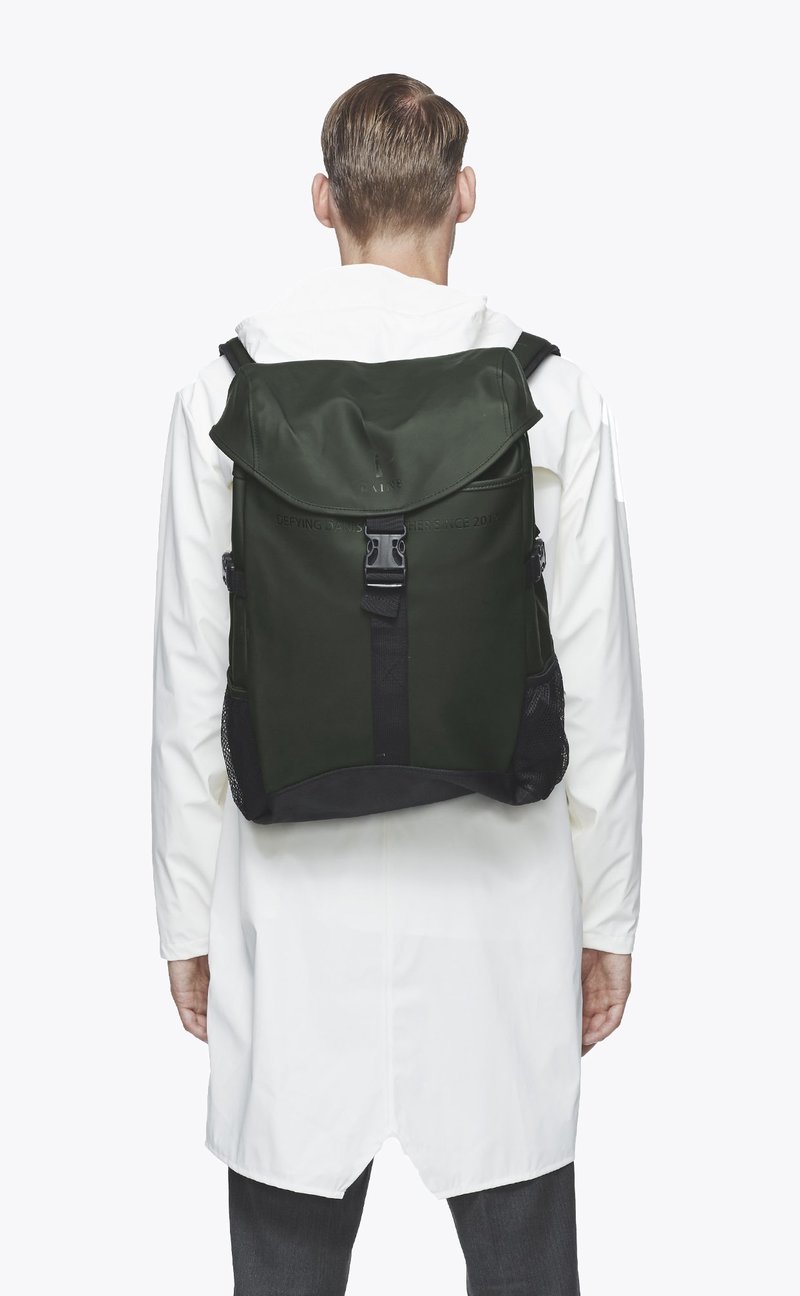 runner backpack rains Rolltop Rucksack - Green Water Resistant Water Repellent Rolltop Padded Straps Air-Mesh Back Minimalist Contemporary Urban Design Trail Clip Front Backpack is designed for an active lifestyle packed with functional details in a spacious main compartment 20L-80L Outdoor Backpack Rain Cover