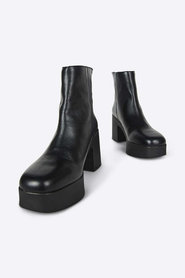 "INTENTIONALLY __________." Drue 3.0 Platform Boot - Black "INTENTIONALLY __________." Drue 3.0 Platform Boot - Black