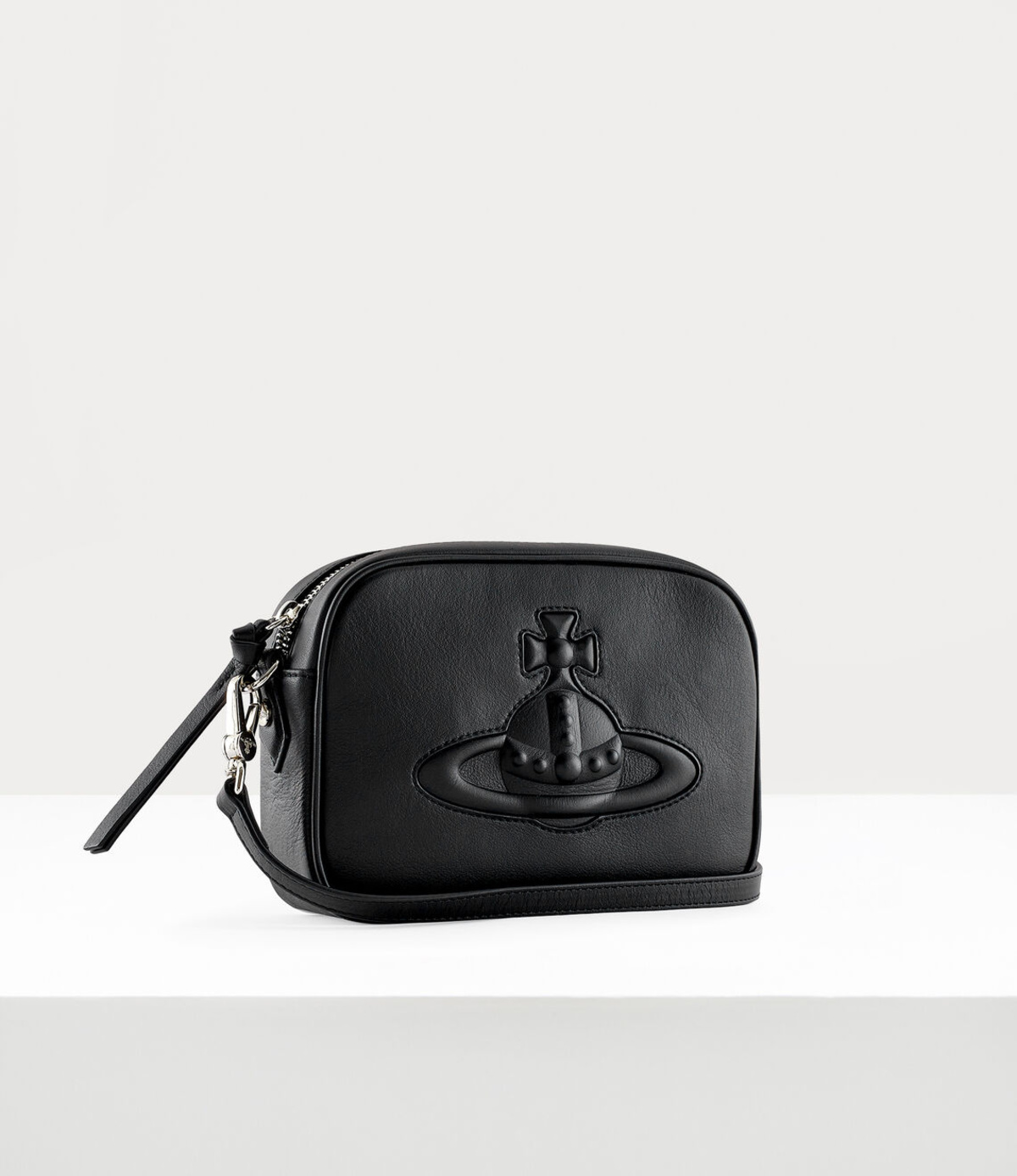 ★Vivienne Westwood★ Anna Camera Crossbody Bag Black 480200 Anna Camera Bag in BLACK | Vivienne Westwood®
