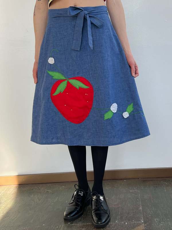 Vintage Strawberry Patch Chambray Wrap Skirt Garmentory
