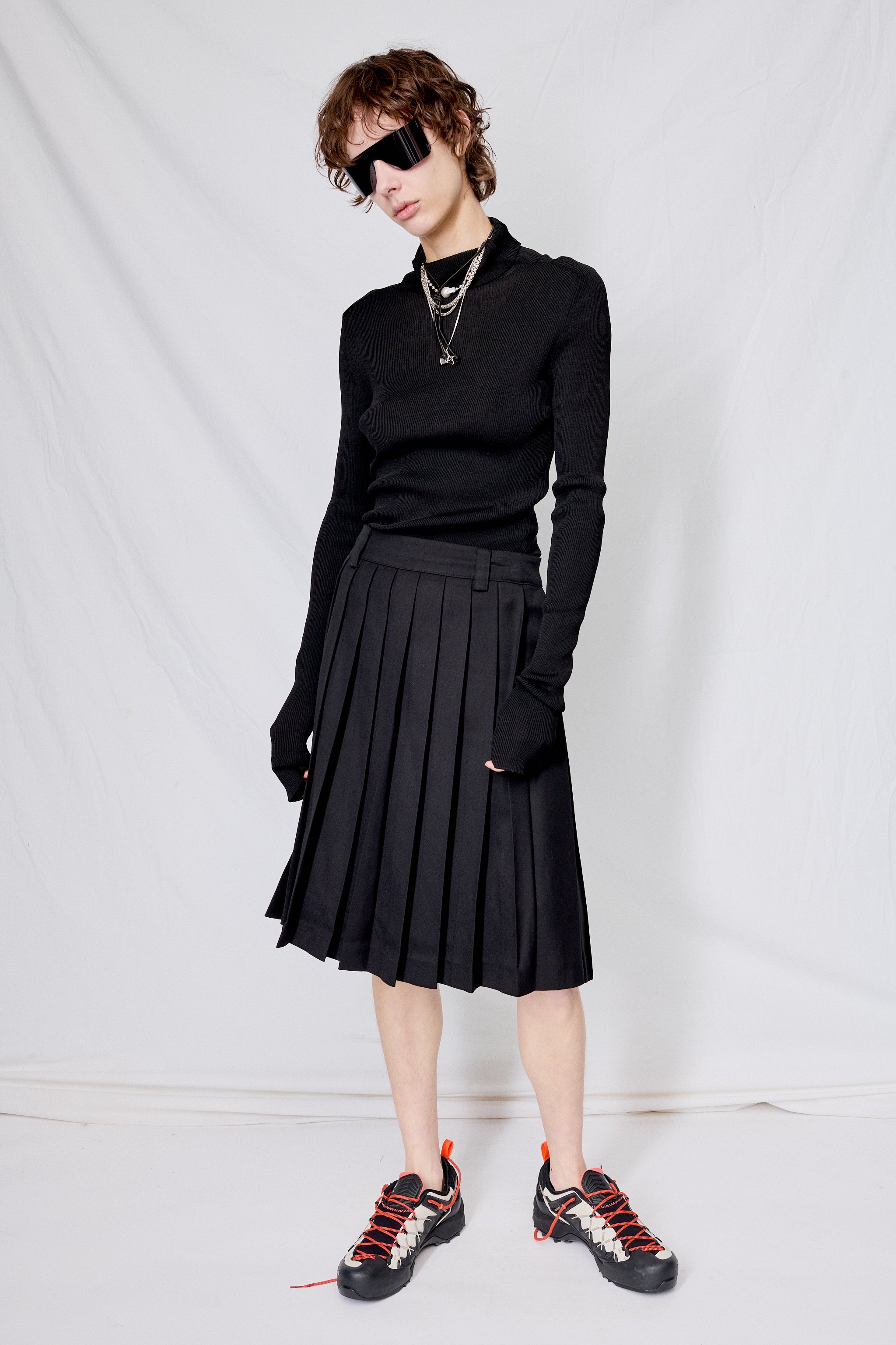 Dunst Midi Pleats Skirt - Black | Garmentory
