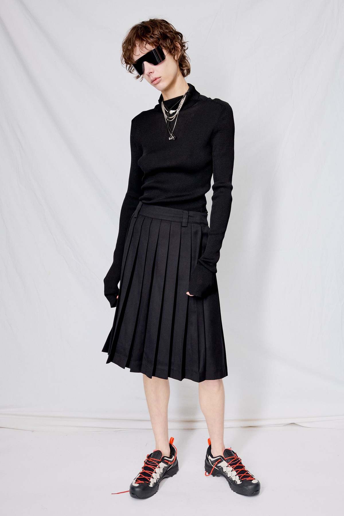 Dunst Midi Pleats Skirt - Black | Garmentory