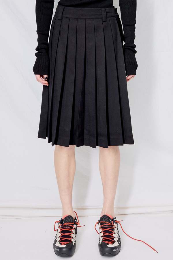 Dunst Midi Pleats Skirt - Black | Garmentory