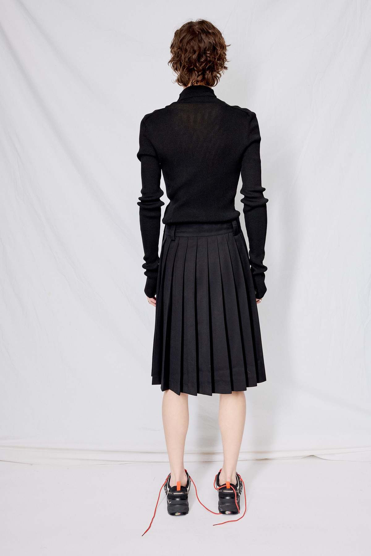 Dunst Midi Pleats Skirt - Black | Garmentory