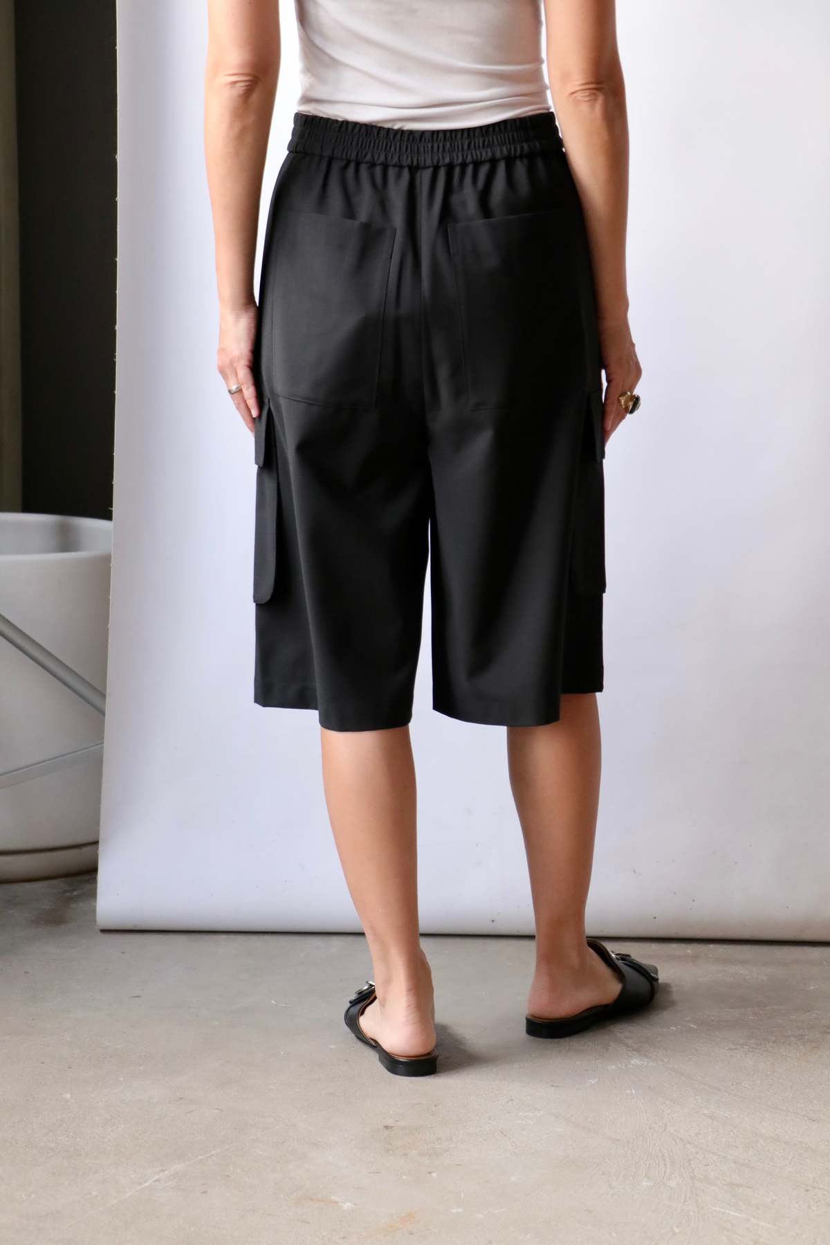 Tibi Tropical Wool Relaxed Cargo Short - Black | Garmentory