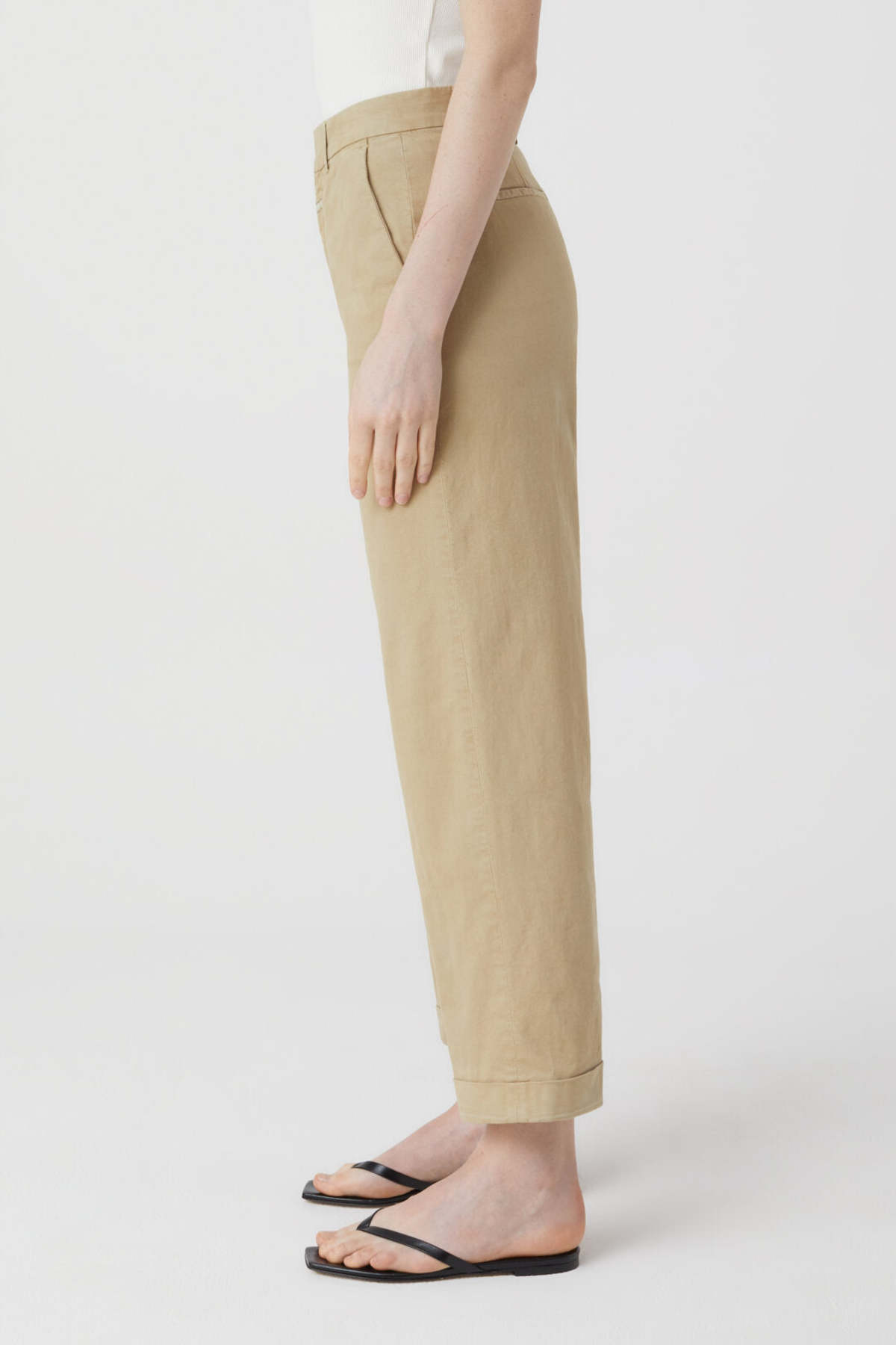 パンツ CLOSED Organic cotton trouser Beige Closed Auckley Organic Cotton Pants - Reed Beige | Garmentory