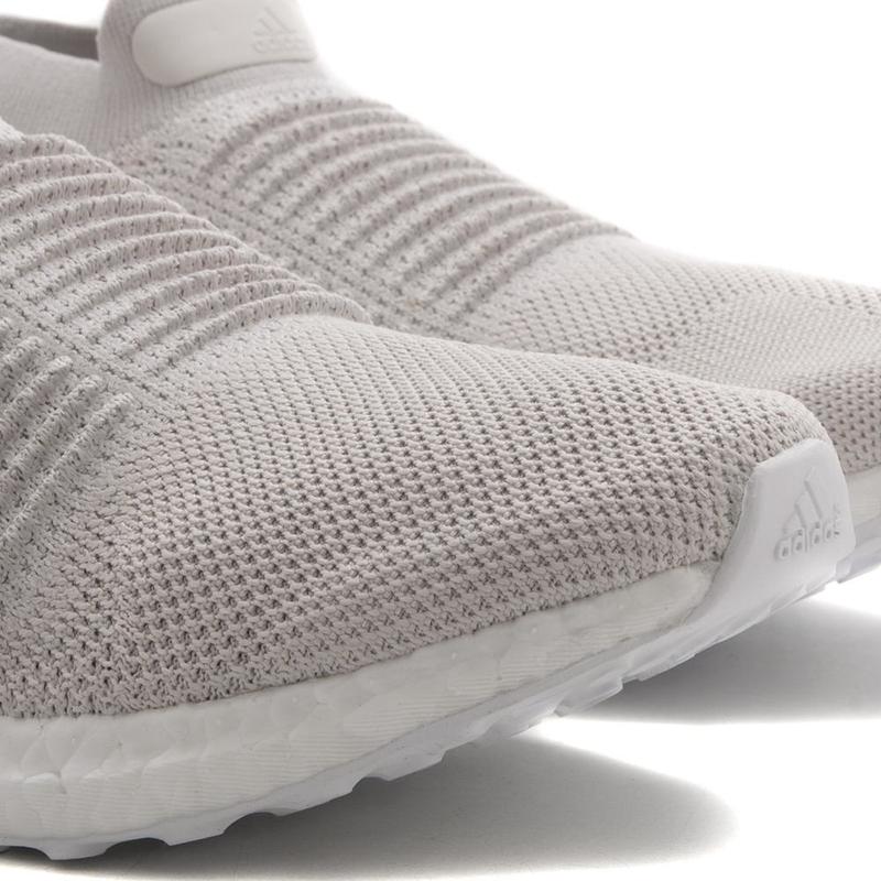 ultra boost laceless chalk pearl