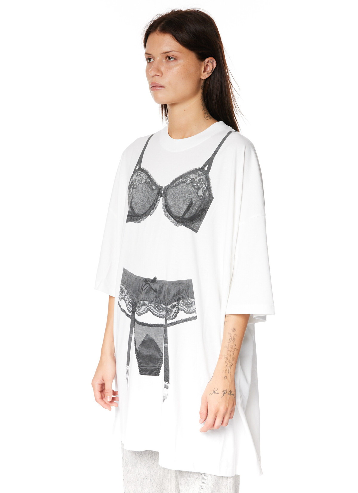 Trompe-L-oeil-Tall-Tee-in-
