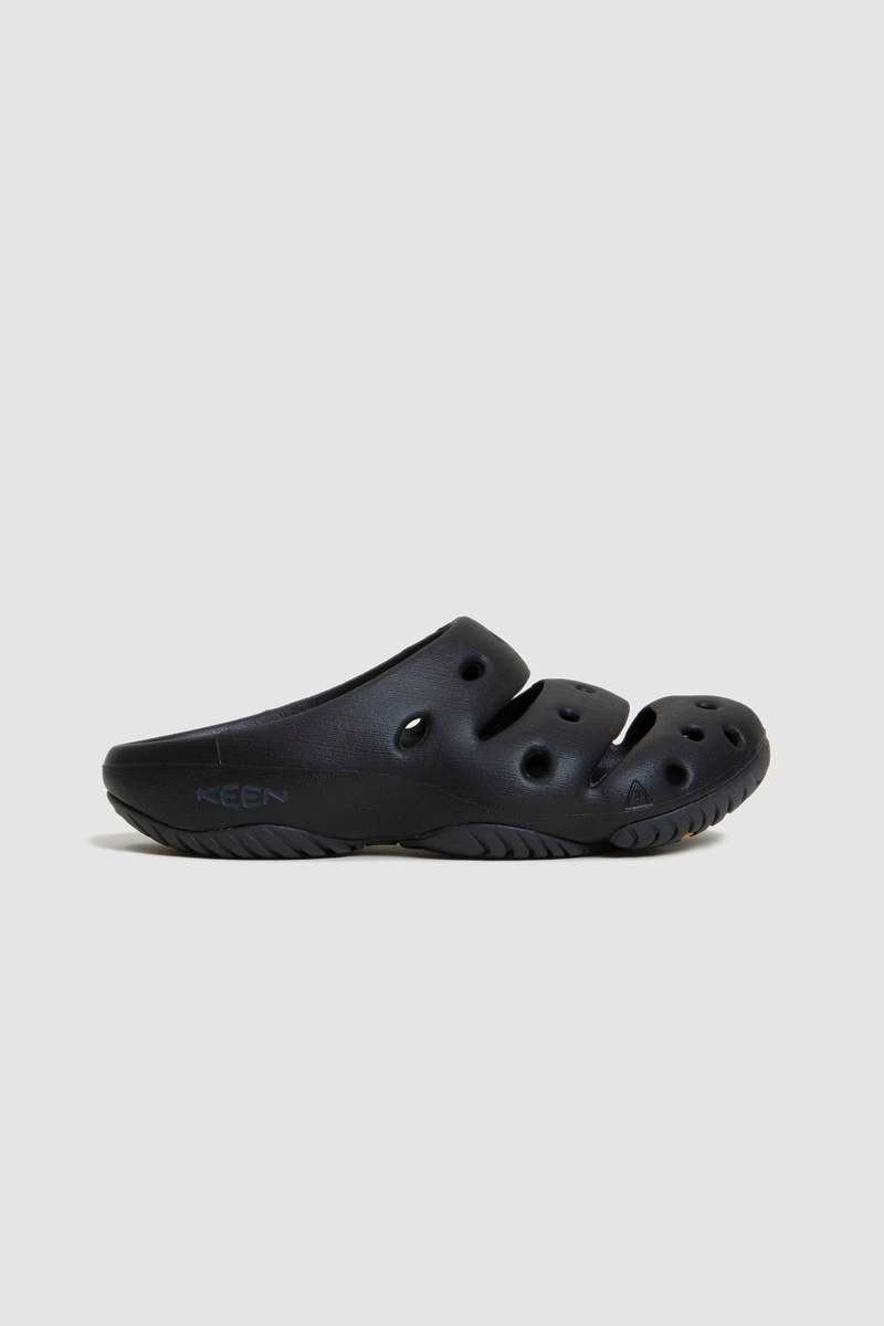 Keen Yogui Clog - Black/Magnet | Garmentory
