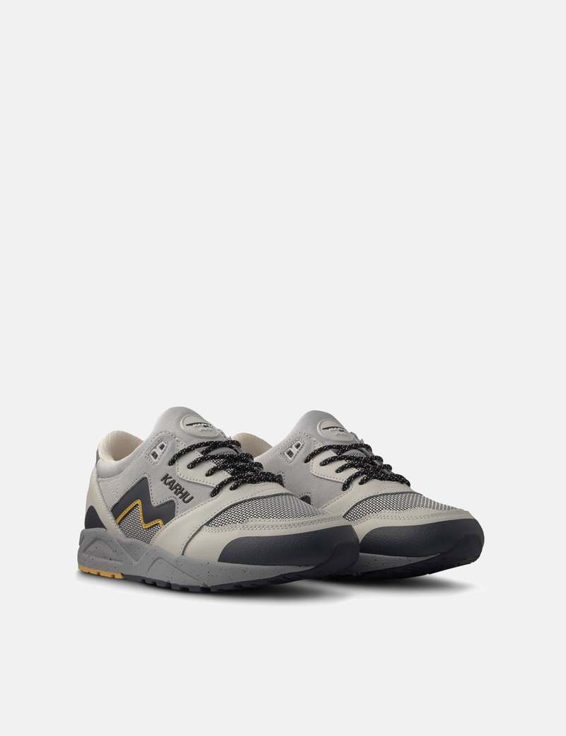 Karhu Aria 95 Trainers - Lily White/India Ink | Garmentory