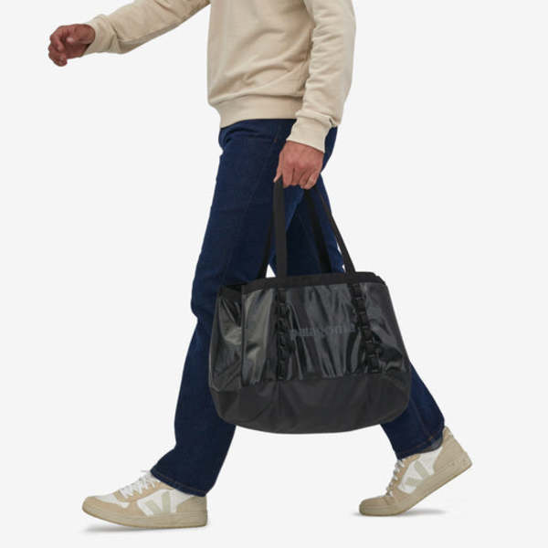 Patagonia Black Hole Tote 25L - Pimento Red | Garmentory