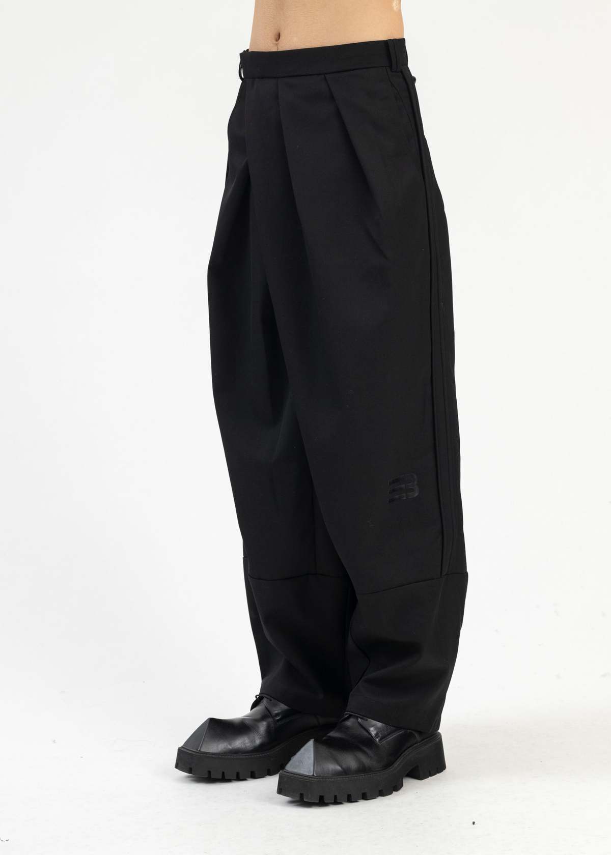 Namesake Euphoric Odom Pleated Carrot Wide Trousers - Black 