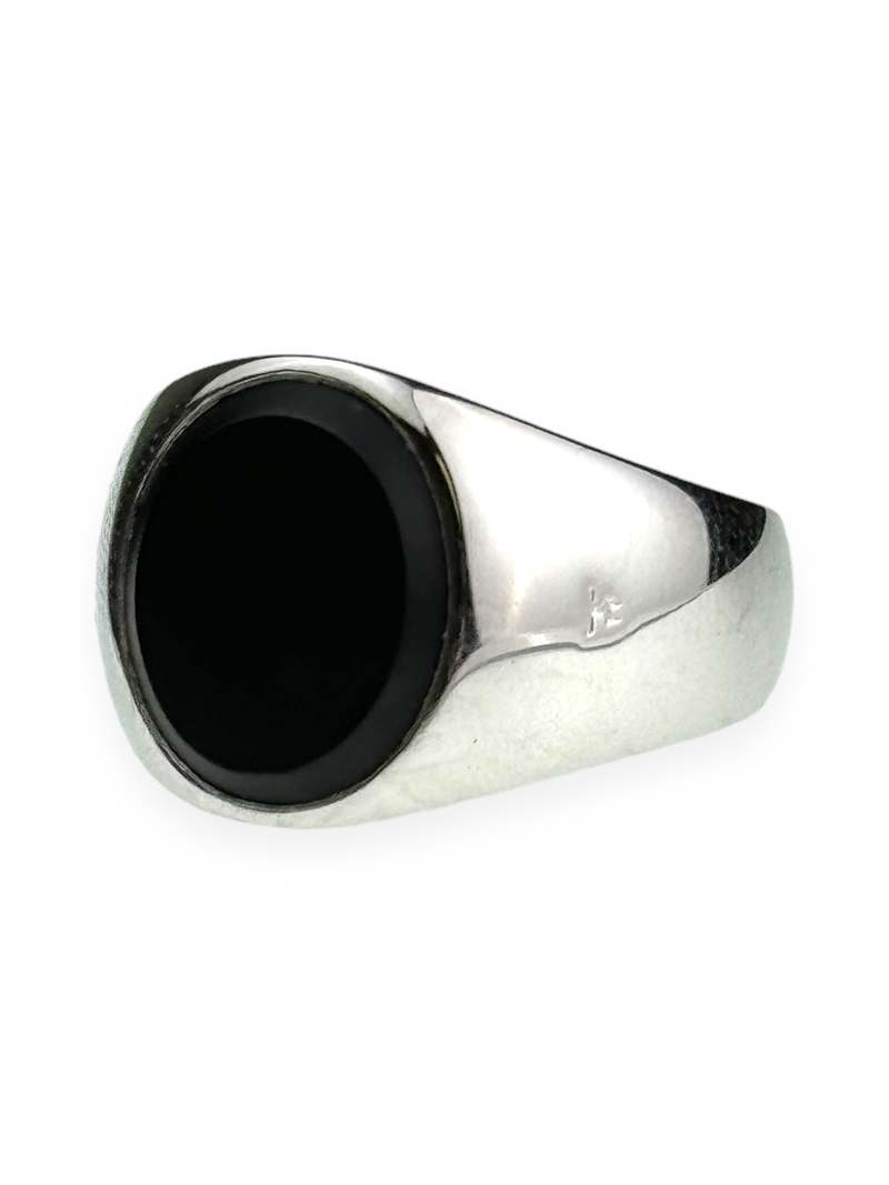 Tom Wood OVAL ring - BLACK ONYX | Garmentory