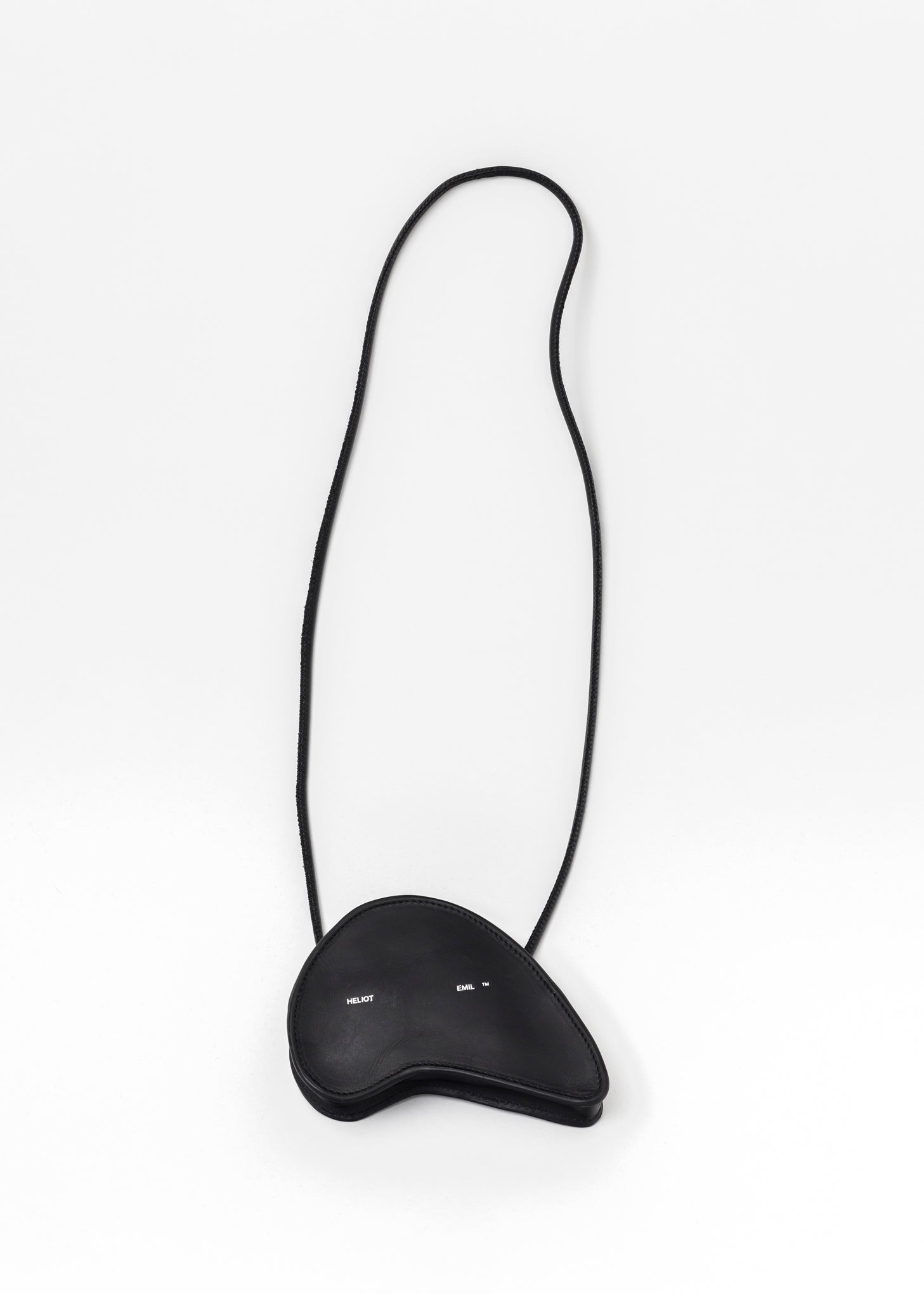HELIOT EMIL Concave バッグ Heliot Emil Concave Pouch - Black | Garmentory