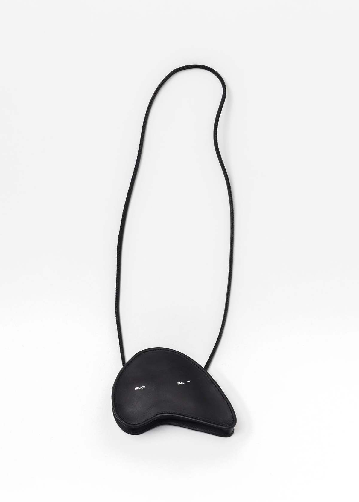 HELIOT EMIL Concave バッグ Heliot Emil Concave Pouch - Black | Garmentory