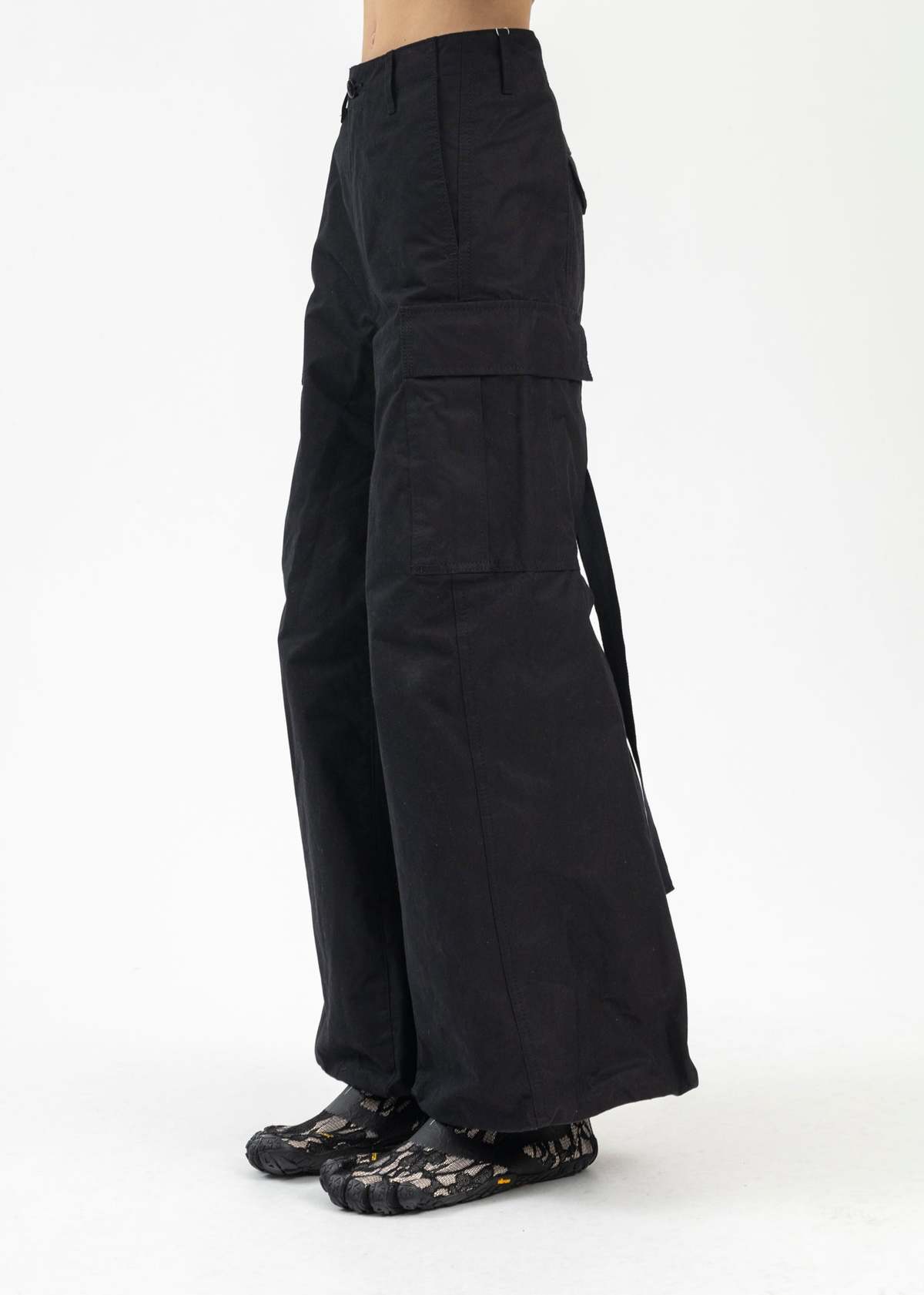 Doublet BLACK ROBOT LEGS CARGO PANTS - BLACK | Garmentory