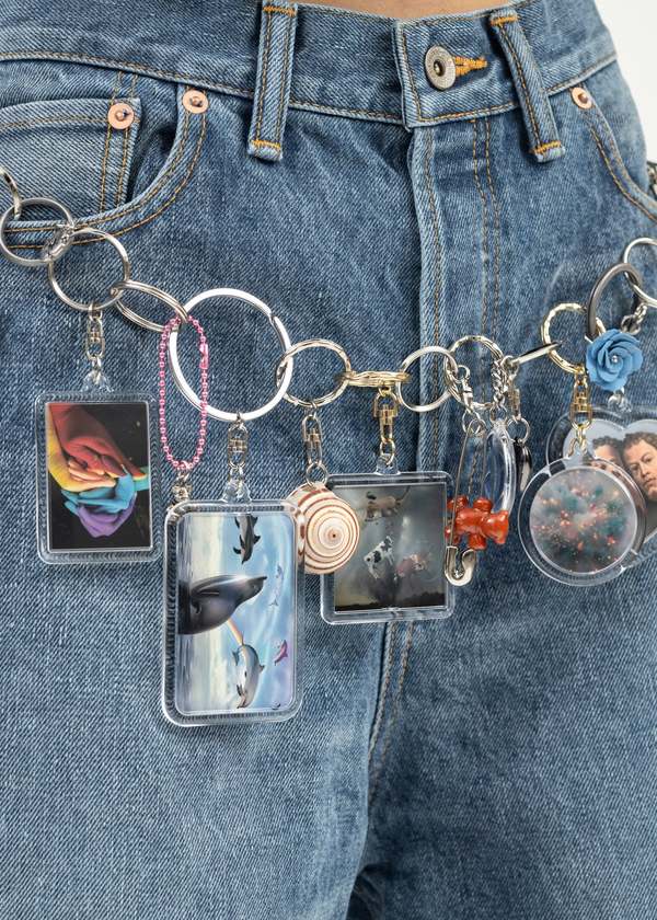 10 WORDS KEYCHAIN | Garmentory