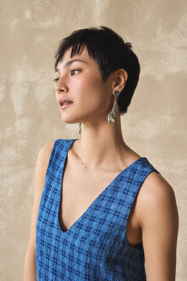 Devlyn Van Loon V Neck Chemise - Indigo Seersucker