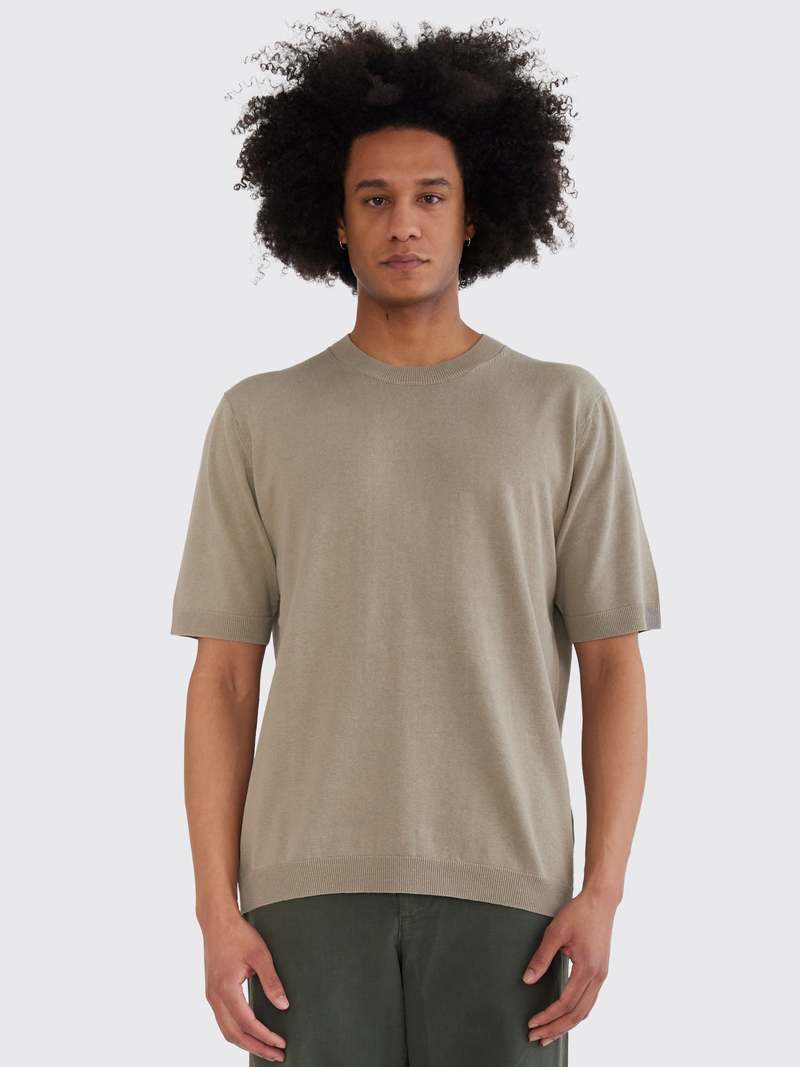 Tシャツ・カットソー Norse Projects Rhys Cotton Linen T-shirt (N45 0600 7004) RHYS COTTON LINNEN T-SHIRT N45-0600 T-shirts OLIVEN from