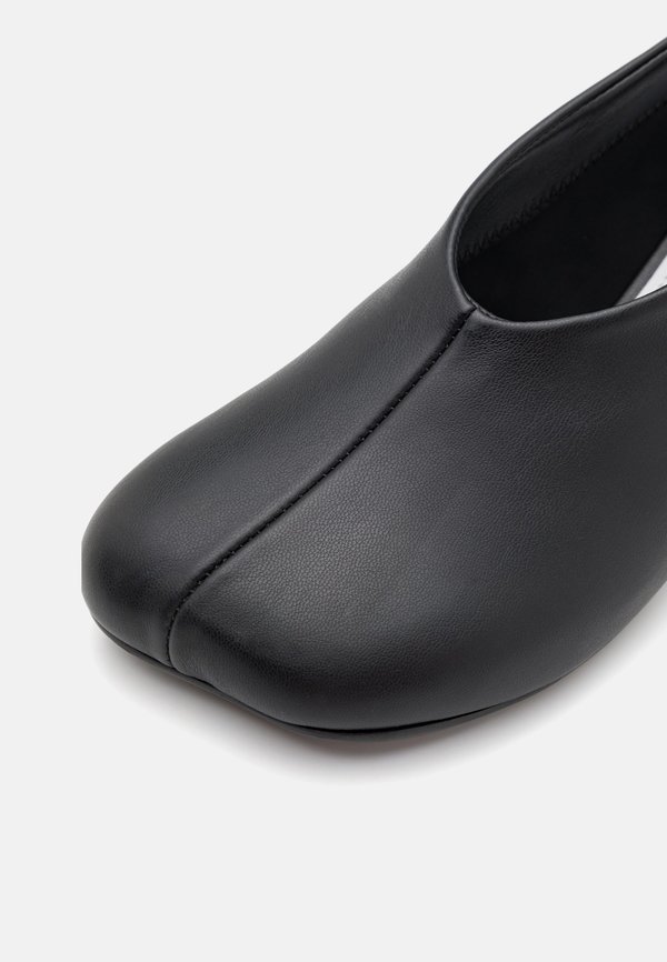 MM6 Maison Margiela COURT CLASSIC HEELS SHOE - Black