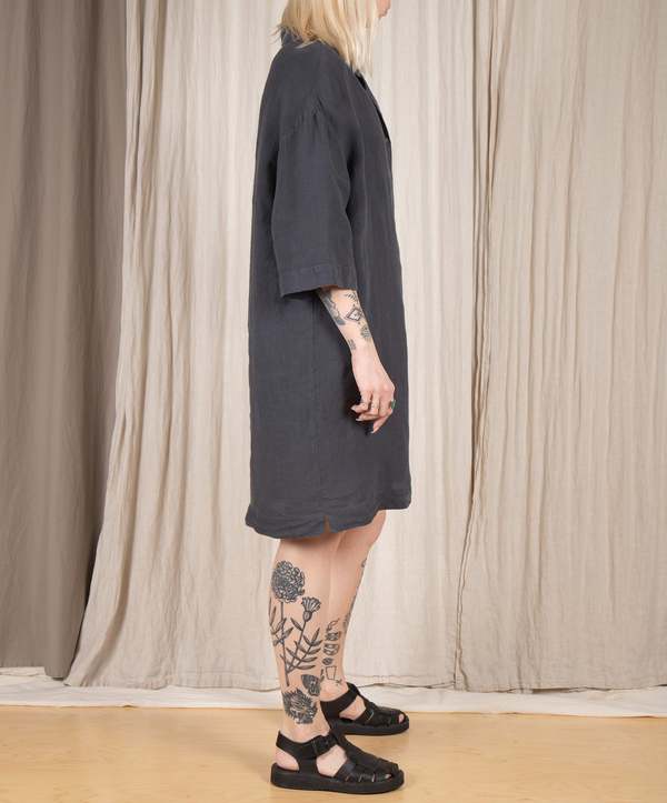 Hartford Rafik Linen Shirt Dress - Anthracite Hartford Rafik Linen Shirt Dress - Anthracite