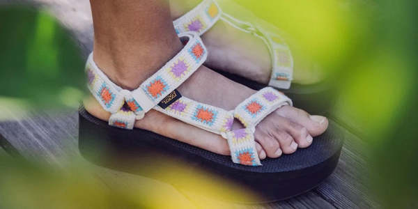 Teva Women's Flatform Universal Crochet Explore Garmentory