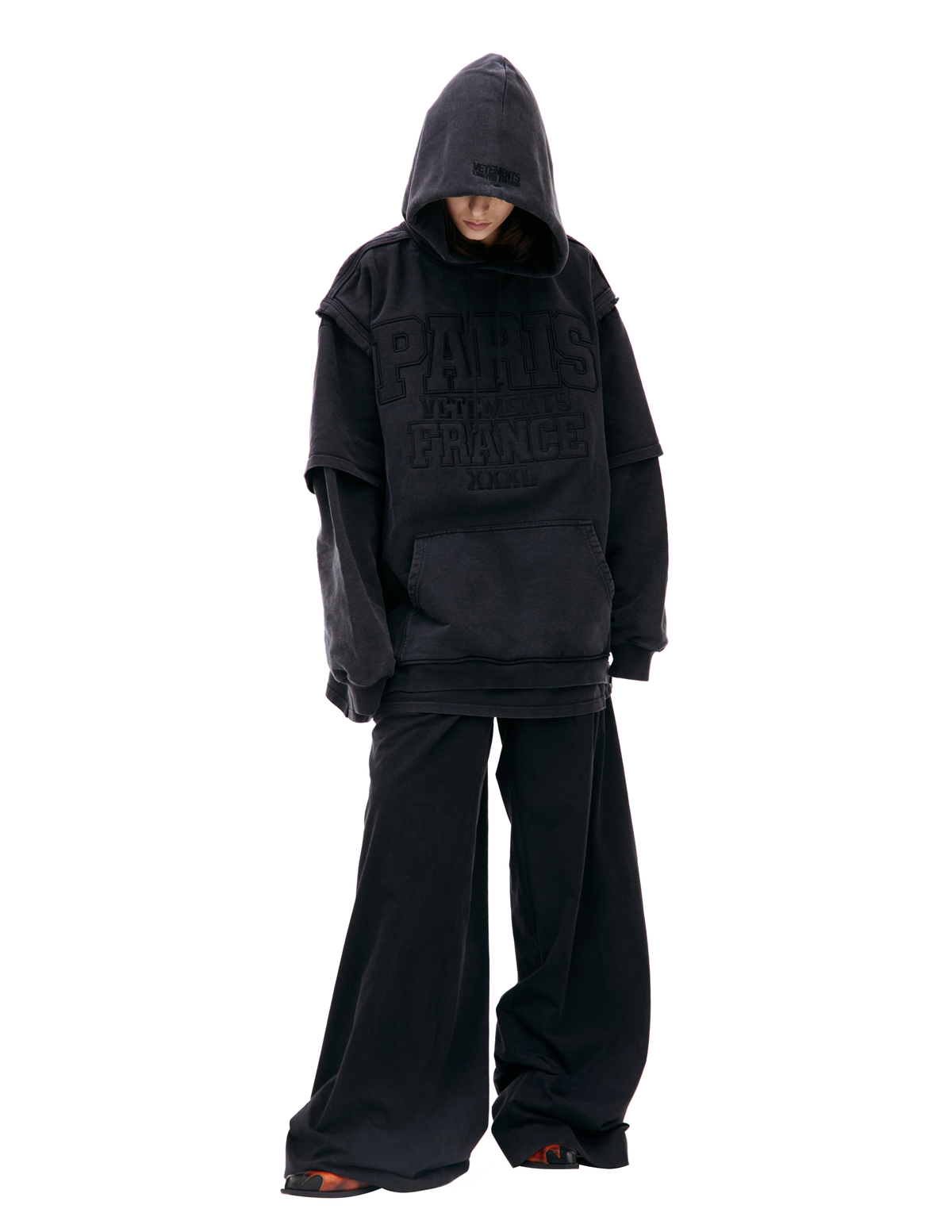 【関税込み】VETEMENTS ブラック Paris XXXL フーディ VETEMENTS--PARIS-XXXL--layered