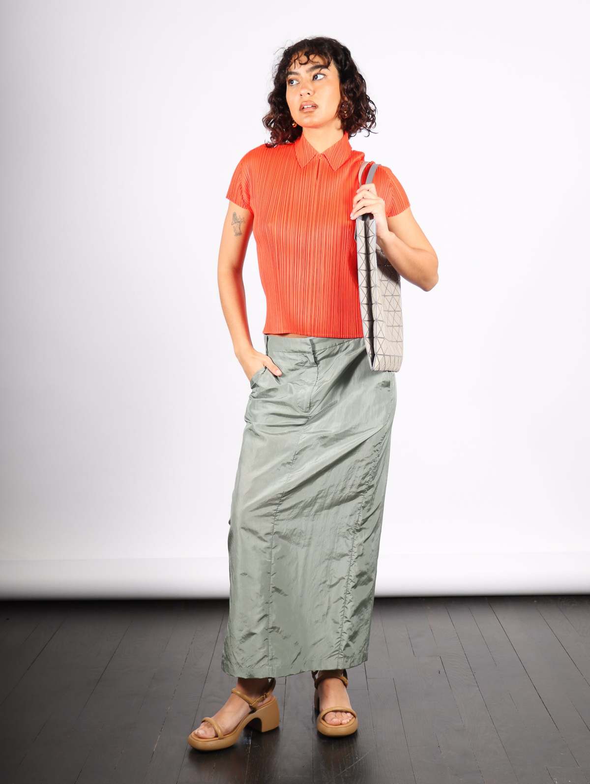 Monthly-Colors-April-Top-in-  