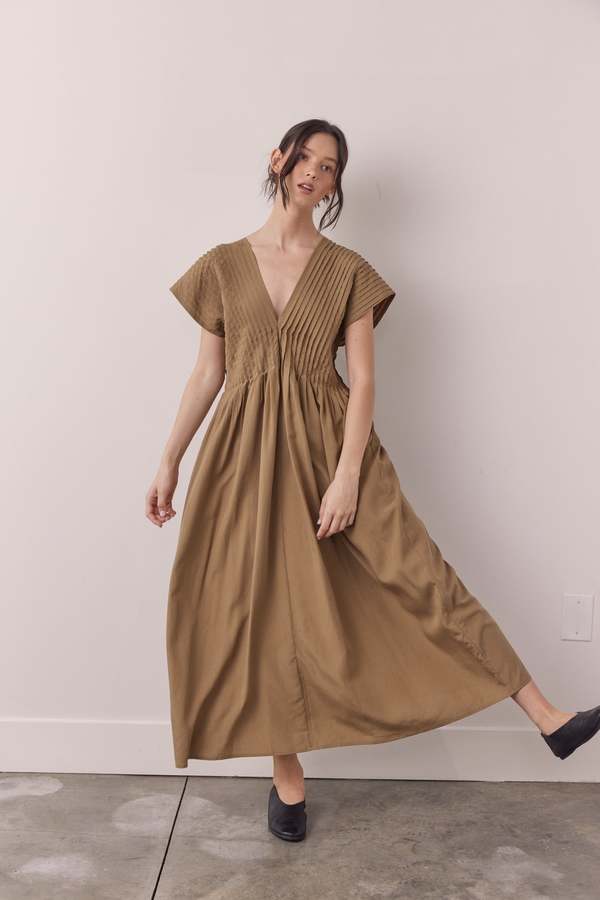 amente Pin tucked midi dress - Wood | Garmentory