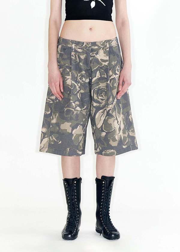 パンツ [OPEN YY] CAMO CARGO MIDI SHORTS, KHAKI OPEN YY Oversized Shorts - Green Camo | Garmentory