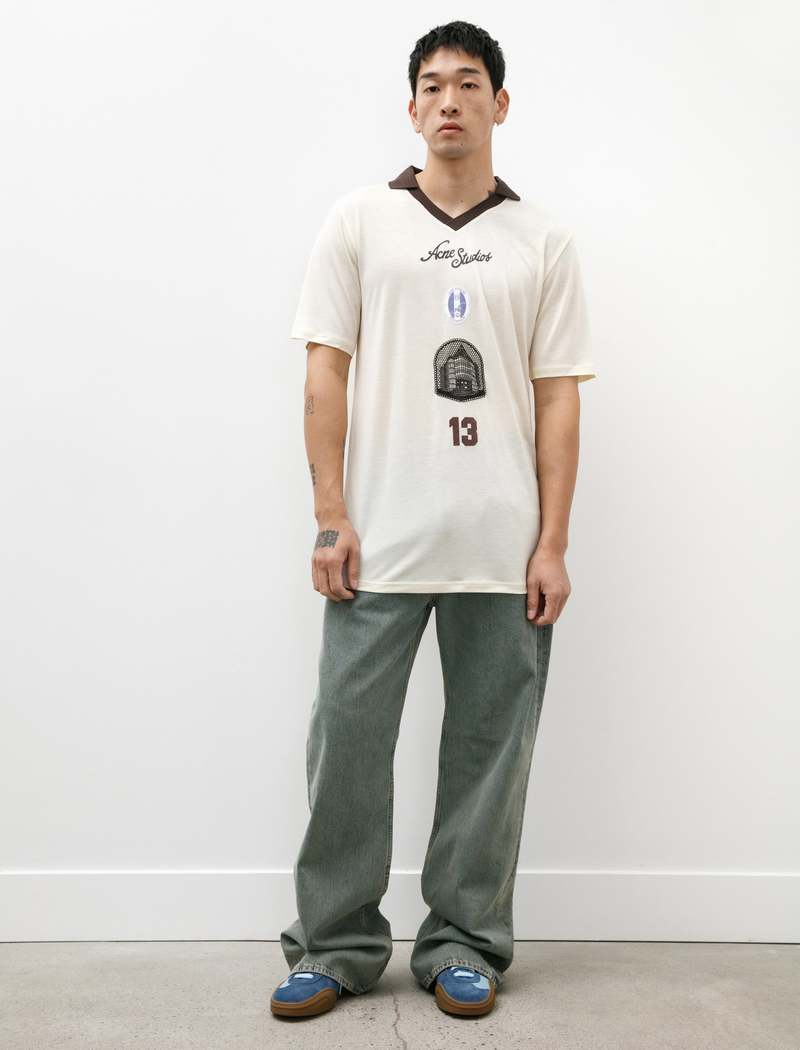 送料込み【Acne Studios】ロゴ入り T-SHIRT☆IVORY WHITE Acne Studios Logo Print V-Neck T-Shirt - Ivory White