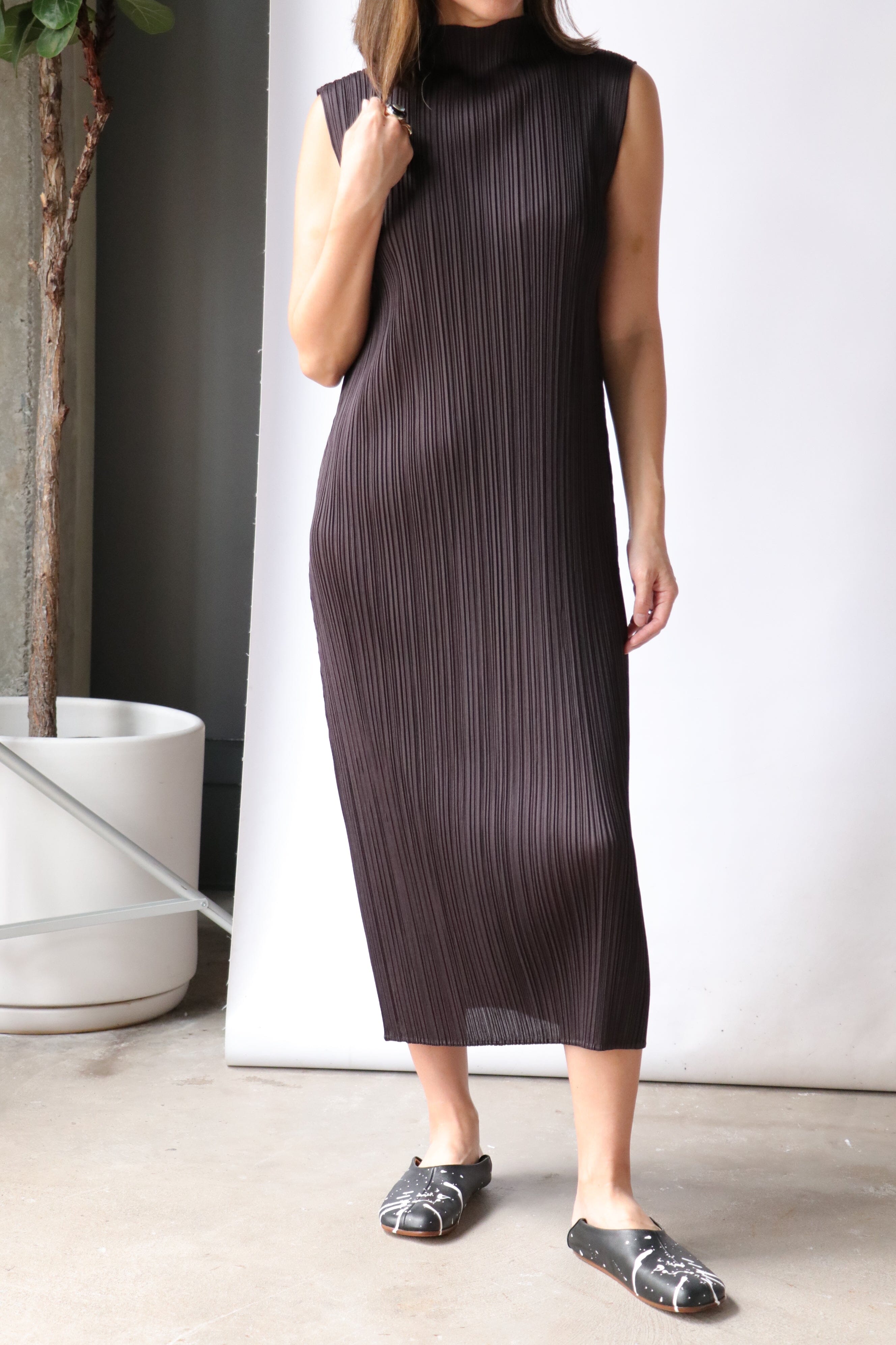 Pleats please Monthly april サイズ3 navy MONTHLY COLORS : APRIL – ISSEY MIYAKE ONLINE STORE