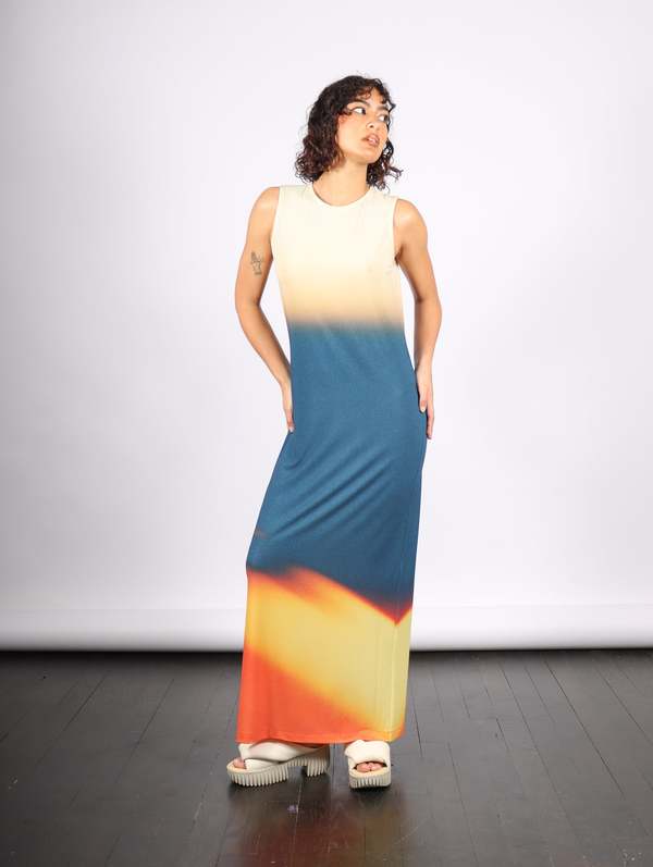 イッセイミヤケ Issey Miyake light leak ワンピース ISSEY MIYAKE SPRING SUMMER 2024 コレクション 13 – isseymiyake.com