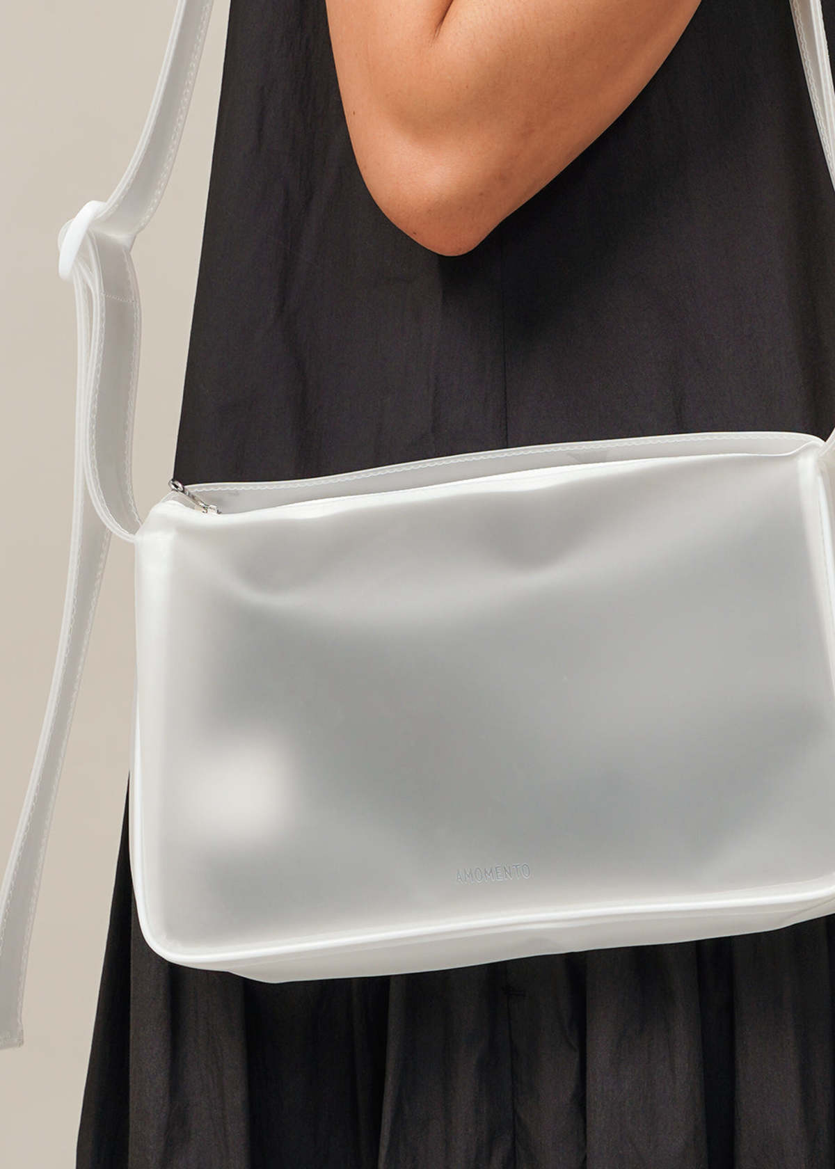 AMOMENTO　　DENIM CUBE BAG MUSINSA | AMOMENTO DENIM CUBE BAG (2COLORS)