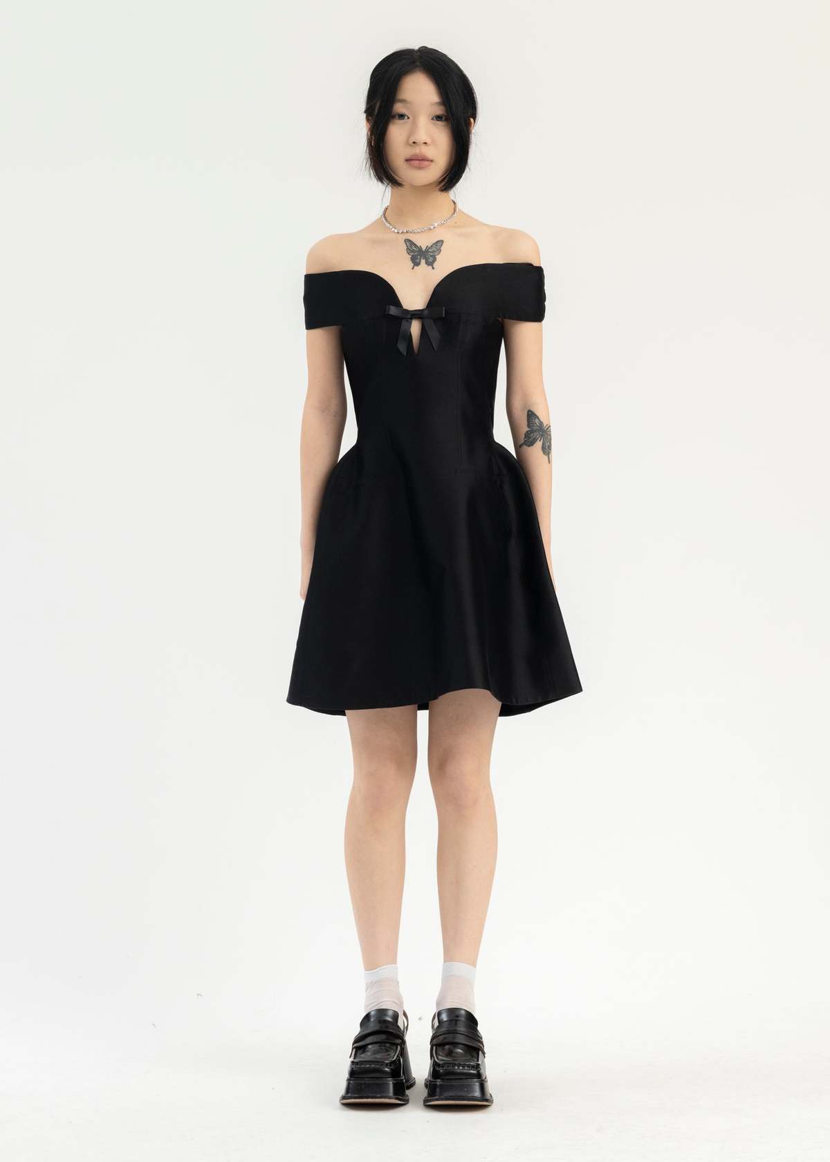 ワンピース SHUSHU TONG FW24 B&W bustier dress (MWDDDR11 COR545BA100) Shushu/Tong B&W Bustier Dress | ShopSimon