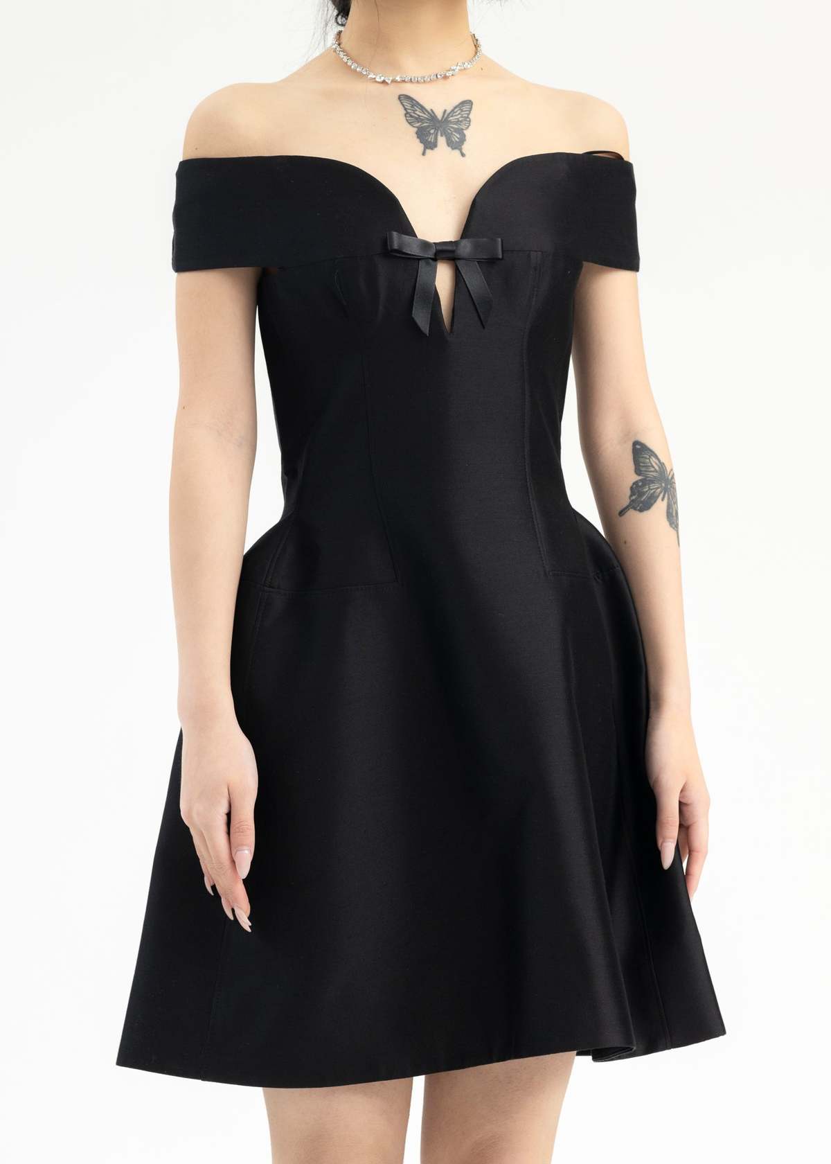 ワンピース SHUSHU TONG FW24 B&W bustier dress (MWDDDR11 COR545BA100) Shushu Tong: Women's Embellished Pleated Dress (Black