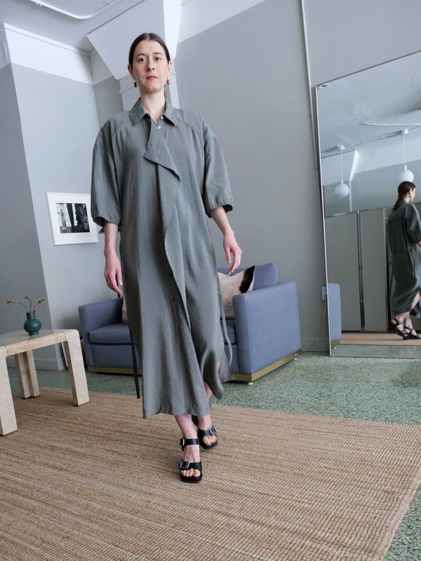 slim fit dress slacks ASYMMETRICAL SHIRT DRESS IN DRY SILK - Aluminium - Dry Silk - Women