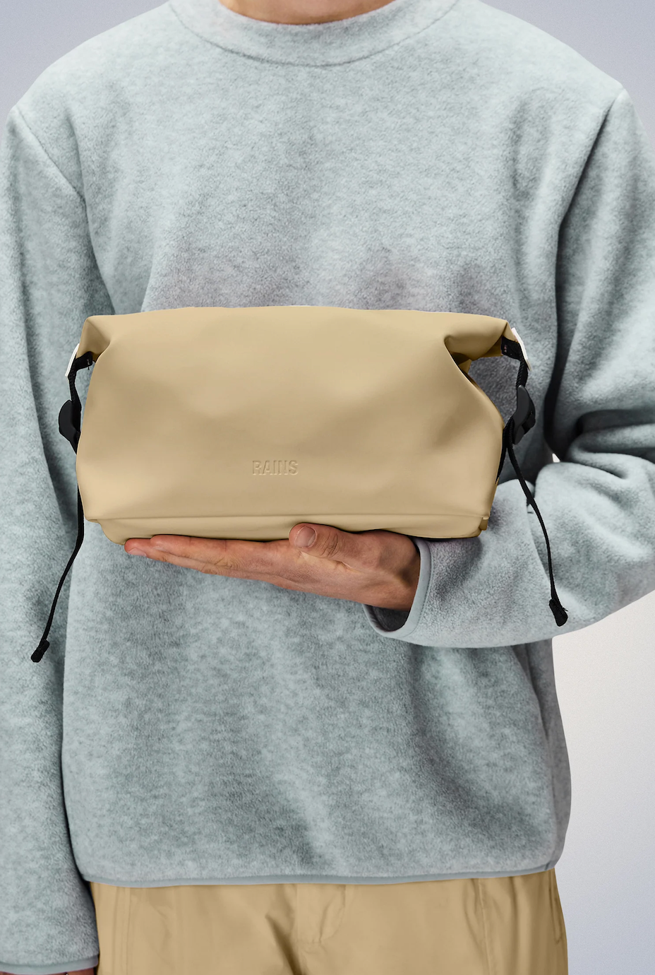 【関税込み】Hilo Wash Bag - RAINS - Synthetic - White 6a9d0f10-4a67-4973-9d93-