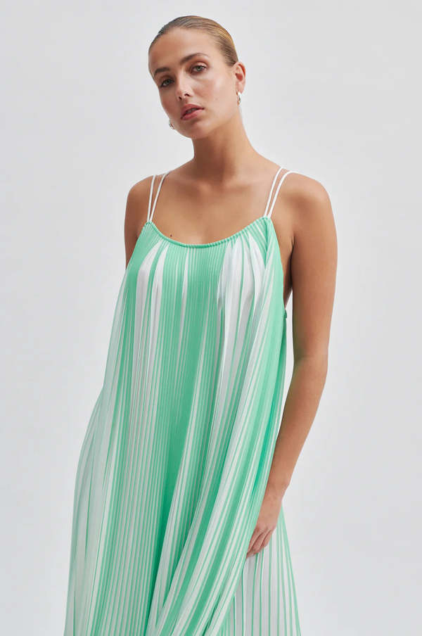 second female green dress Armygrøn Grøn Second Female Mazar Kjole – saleshoppen.dk